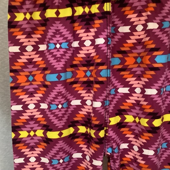 Leggings Kid’s Age 3-5 Pink Kaleidoscope Pattern - Picture 2 of 6